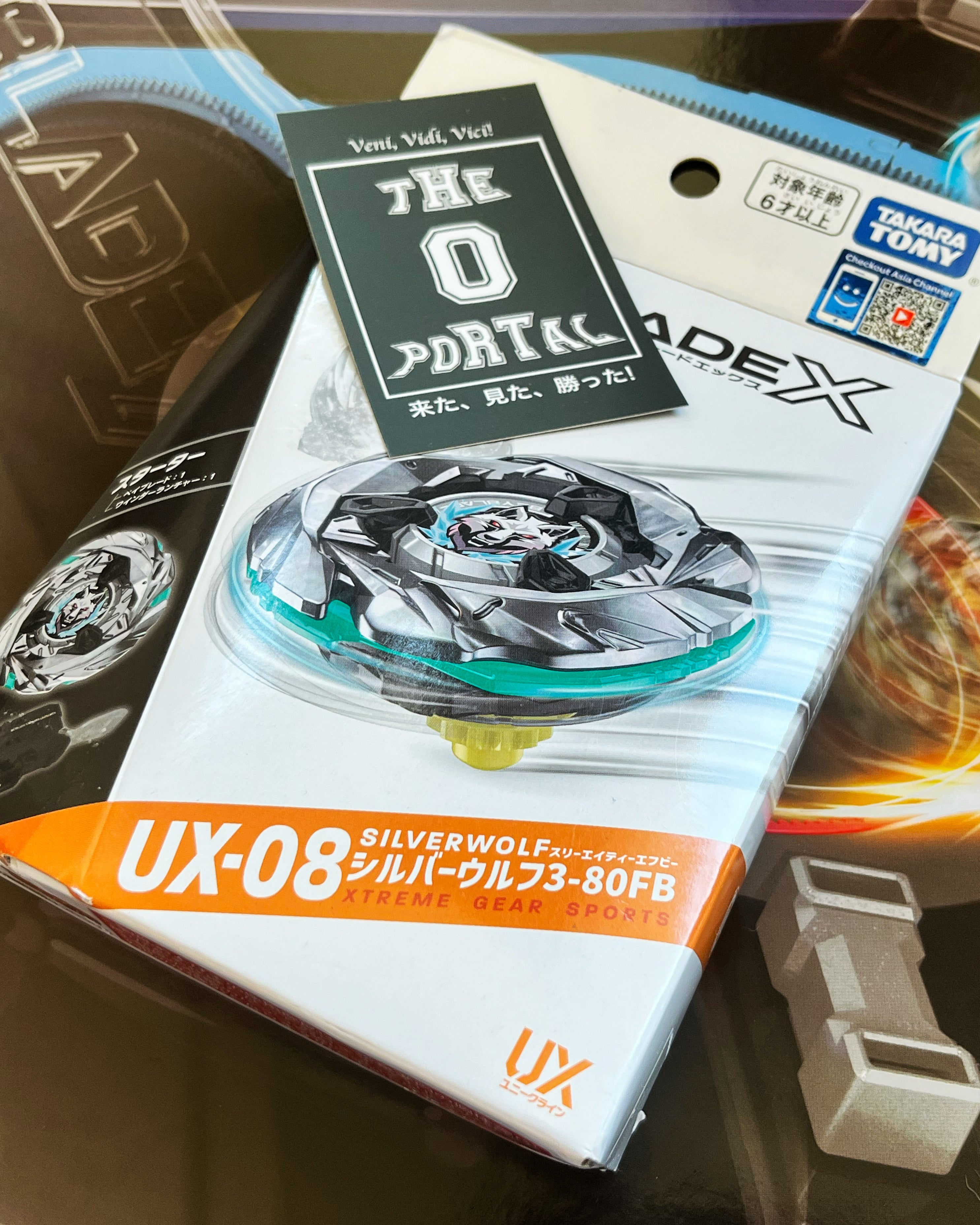 Takara Tomy Beyblade X UX-08 Silver Wolf 3-80FB